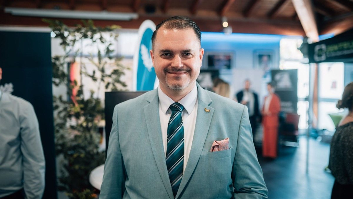 Julian Flak